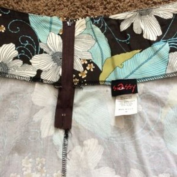 Floral Print Stretch Skit - Picture 6 of 6